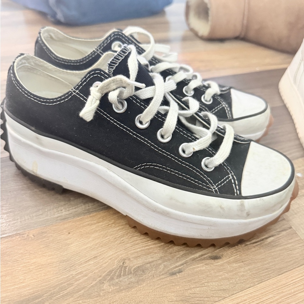 Converse Run Star Hike Ox platform sneakers in the Black/White/Gum colorway. - Picture 4 of 4